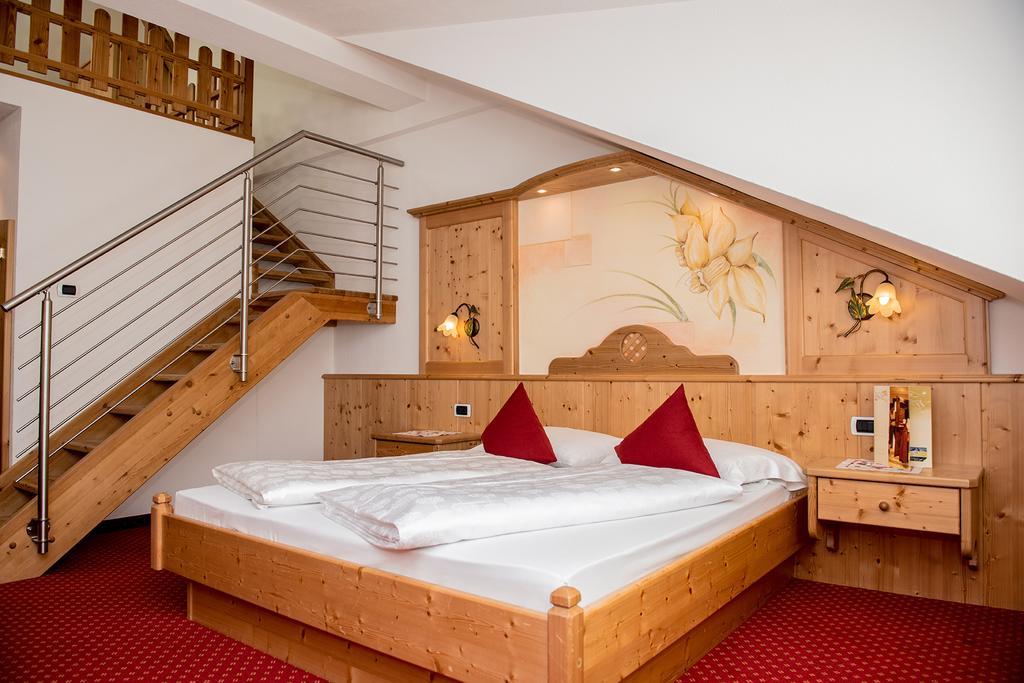 Loewe Dolomites Hotel ซานกานดิโด ภายนอก รูปภาพ
